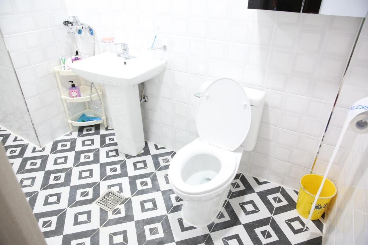 Coco Capsule Guesthouse Busan Bagian luar foto